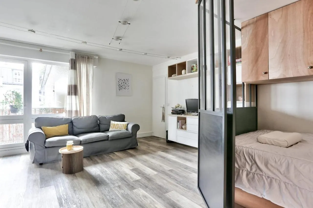 Bright 2 Room Apartment In Paryż Francja