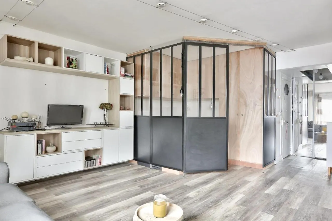Bright 2 Room Apartment In Paříž